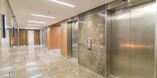 非若特彩色不銹鋼板：不銹鋼電梯門套特點(diǎn)說(shuō)明